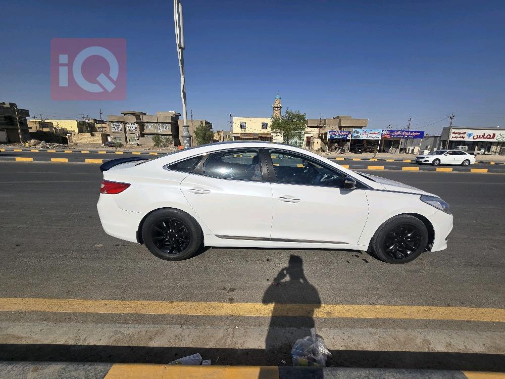 هيونداي أزيرا